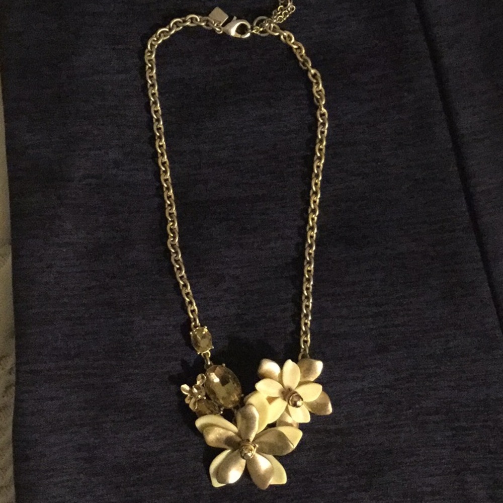 Gold tone Floral Necklace